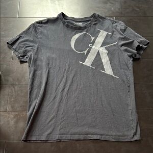 Calvin Klein Men’s M Gray Short Sleeve Tees with Iconic Logo!